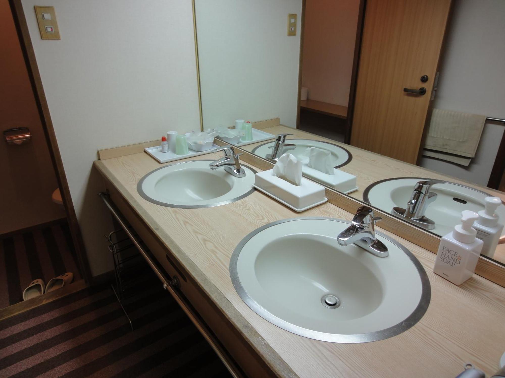 Miyajima Hotel Makoto Hatsukaichi Exterior foto